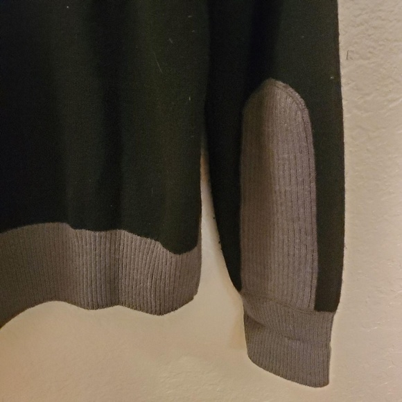 CPT Cockpit USA V Neck Lambswool Black Pullover - Picture 5 of 7